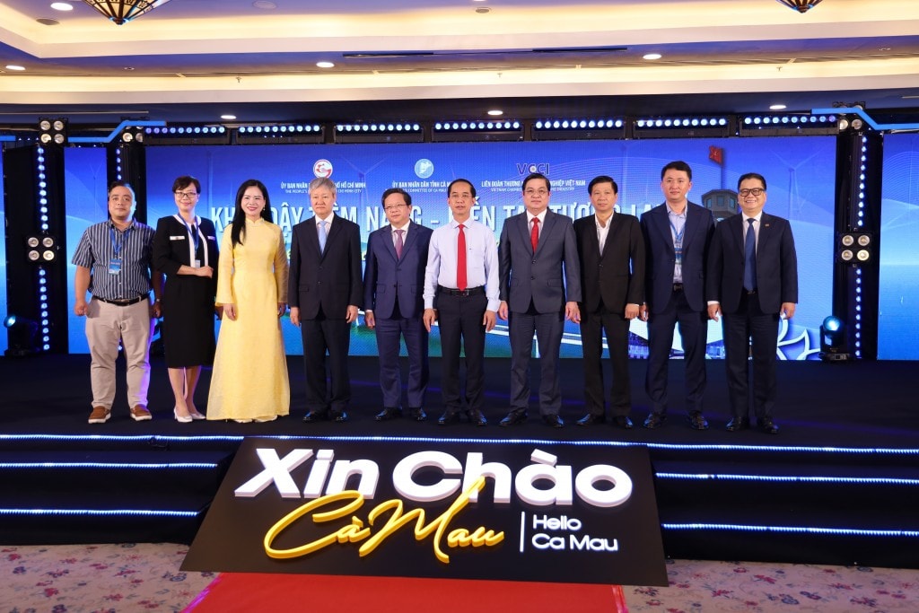 Các đại biểu chụp ảnh lưu niệm tại Hội nghị.