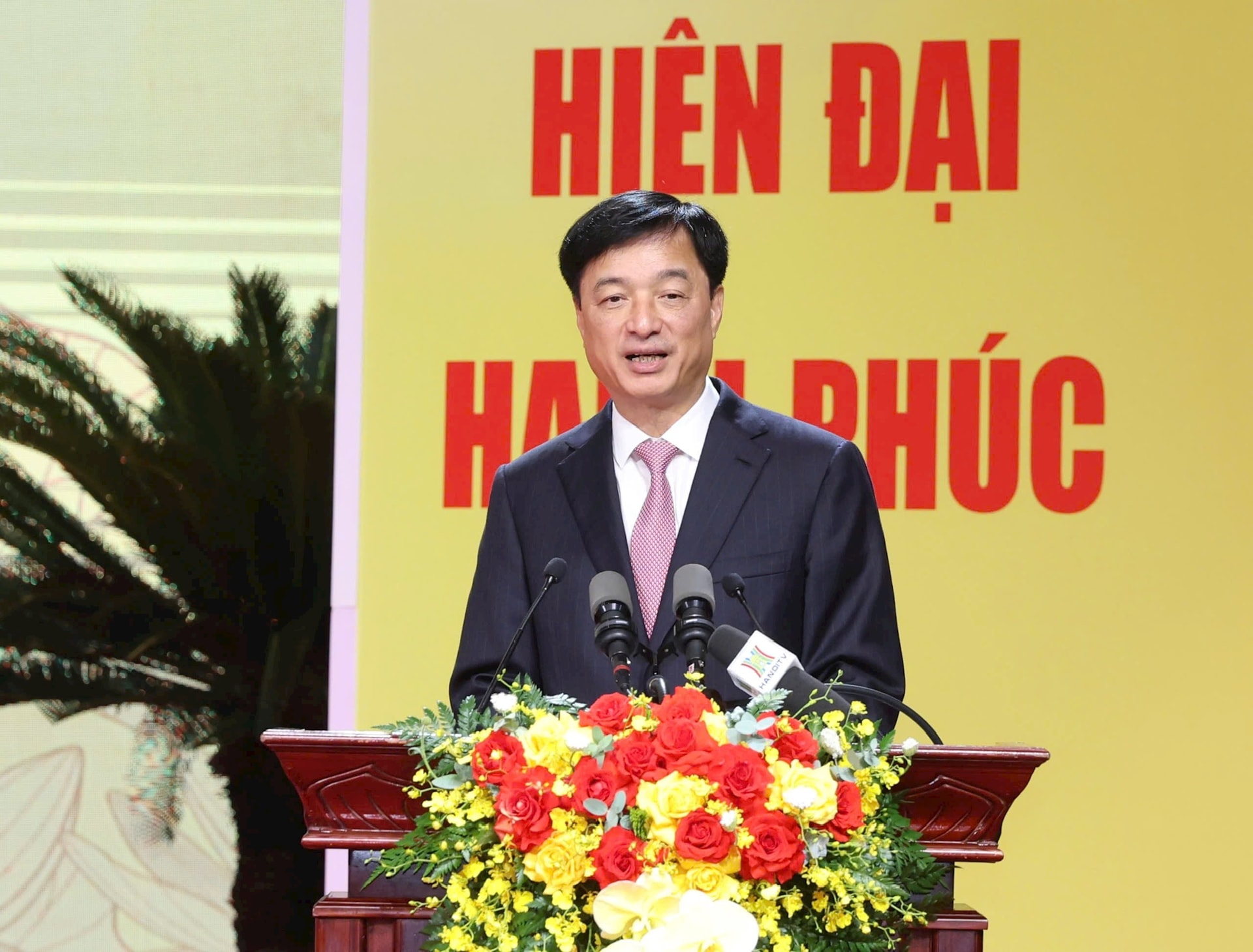 Ủy viên Bộ Chính trị, Bí thư Thành ủy Hà Nội Nguyễn Duy Ngọc phát biểu tại Đại hội đại biểu MTTQ Việt Nam thành phố Hà Nội lần thứ XVIII, nhiệm kỳ 2025 - 2030. Ảnh: Viết Thành