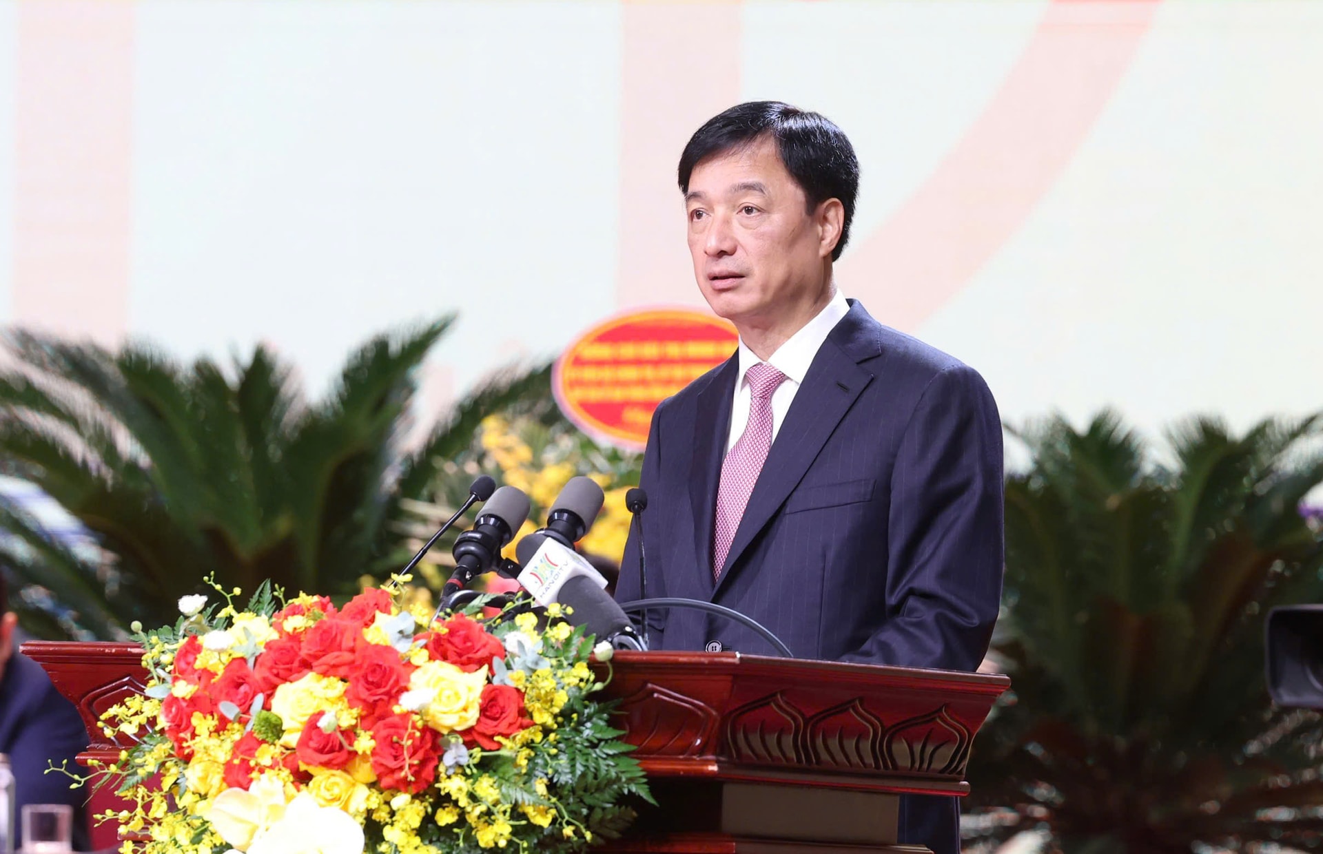 ທ່ານຮອງປະທານປະເທດ ຮ່າໂນ້ຍ ຫງວຽນດິ່ງຫງອກ ກ່າວຄຳເຫັນທີ່ກອງປະຊຸມ.-Anh-Viet-Thanh.jpg