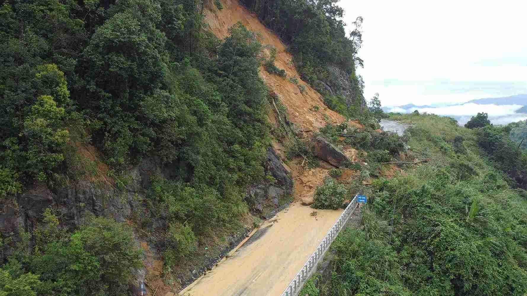 [Podcast] Xuyên đêm cứu hộ trên đèo Khánh Lê, giải cứu 11 người sau 2 ngày, 3 đêm mắc kẹt