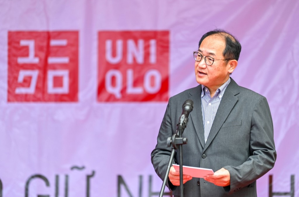 4-Ông Yukihiro Nitta, Tổng Giám đốc phụ trách Phát triển Bền vững Tập đoàn Fast Retailing phát biểu tại sự kiện