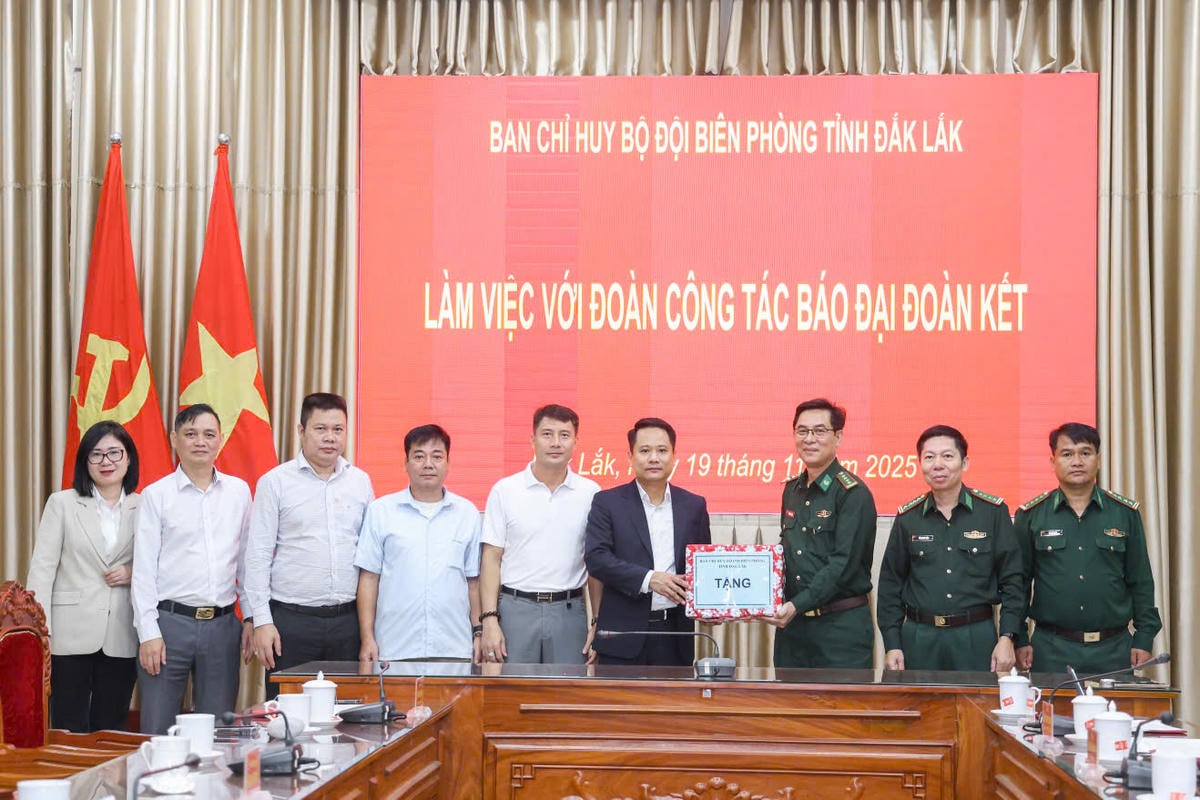 Chuỗi hoạt động ý nghĩa “Xuân biên phòng - Ấm lòng dân bản” tại vùng biên