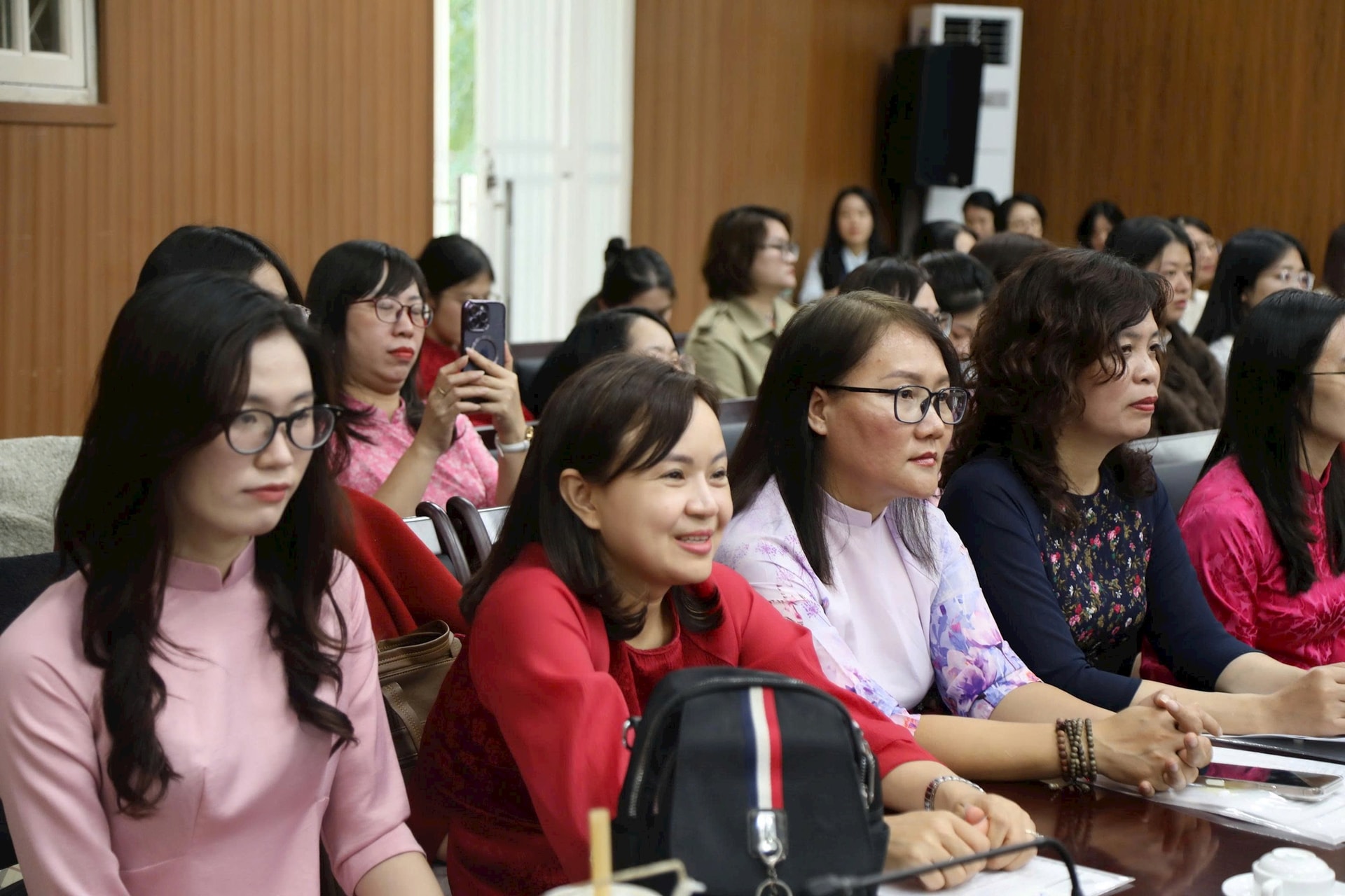 2111-gv-di-boi-duong-tai-uc-4.jpg?w=900