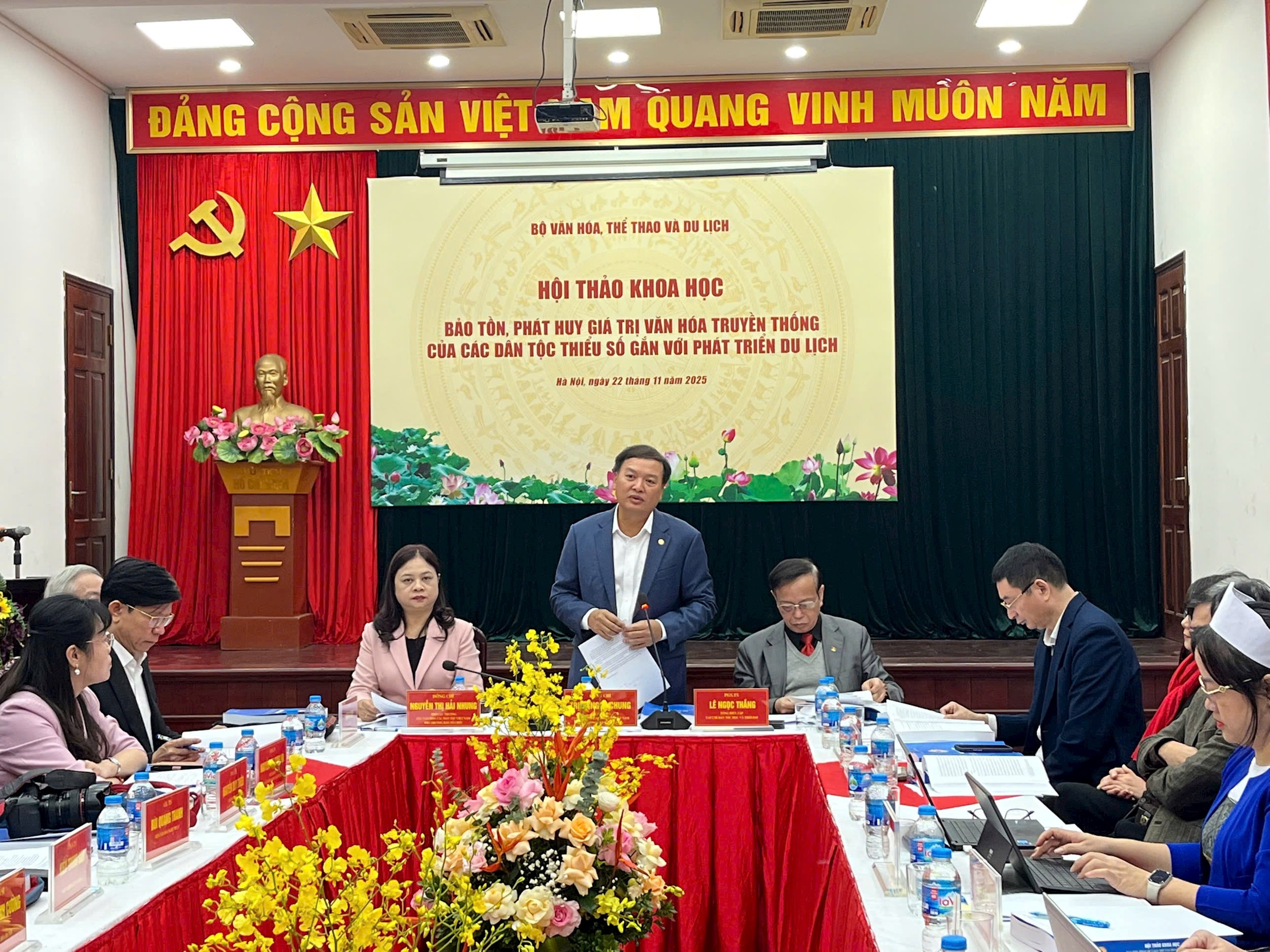dan-toc-hoi-thao-1.jpg