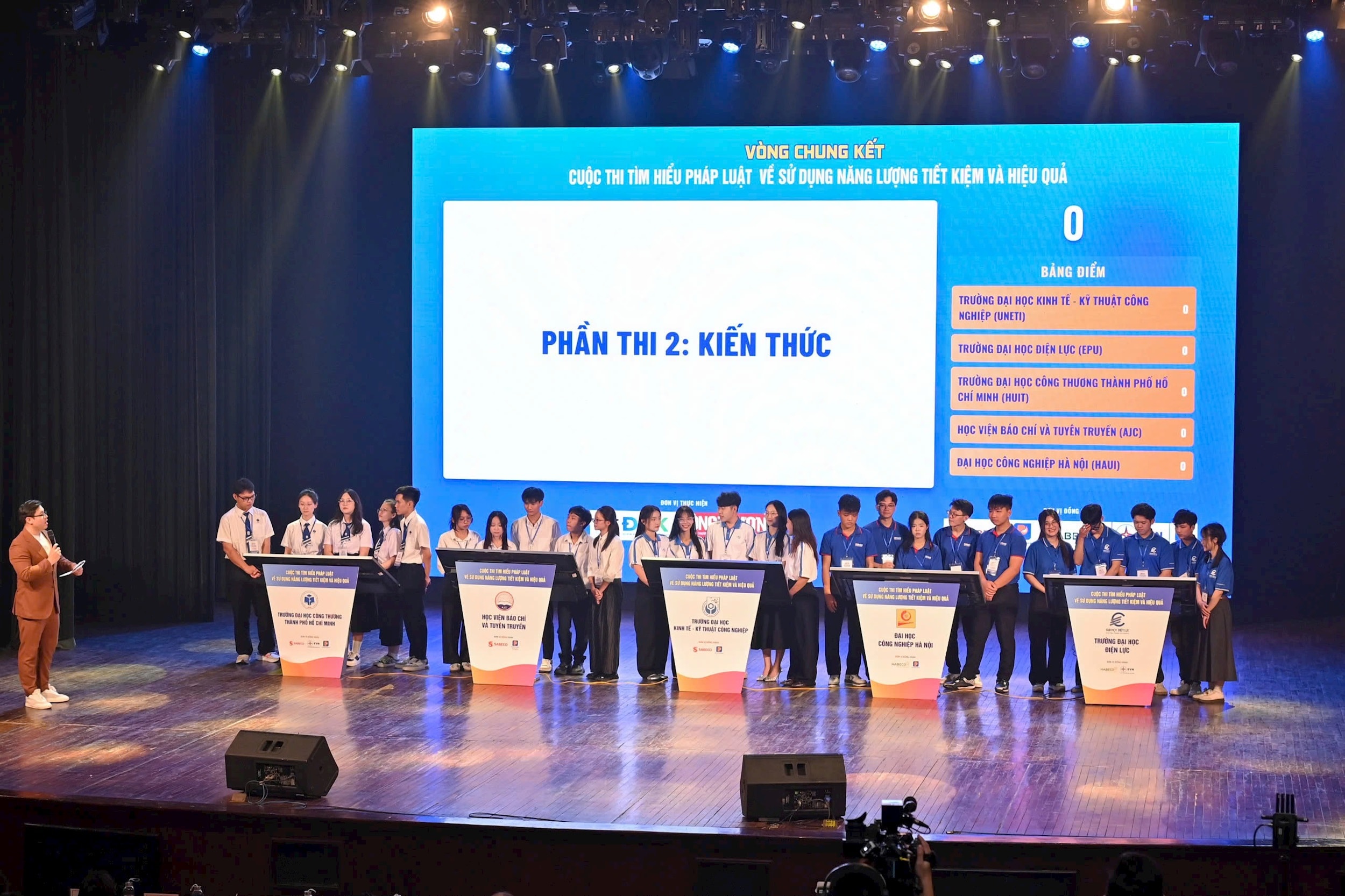 gen-h-phan-thi-kien-thuc.jpg