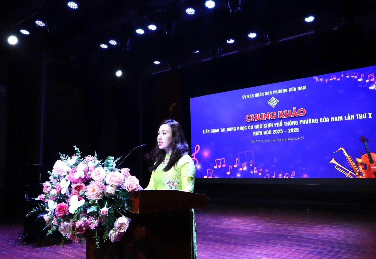 Bà Phan Thị Kim Ngân, Phó trưởng Phòng Văn hóa - Xã hội phường Cửa Nam. Ảnh: CTV