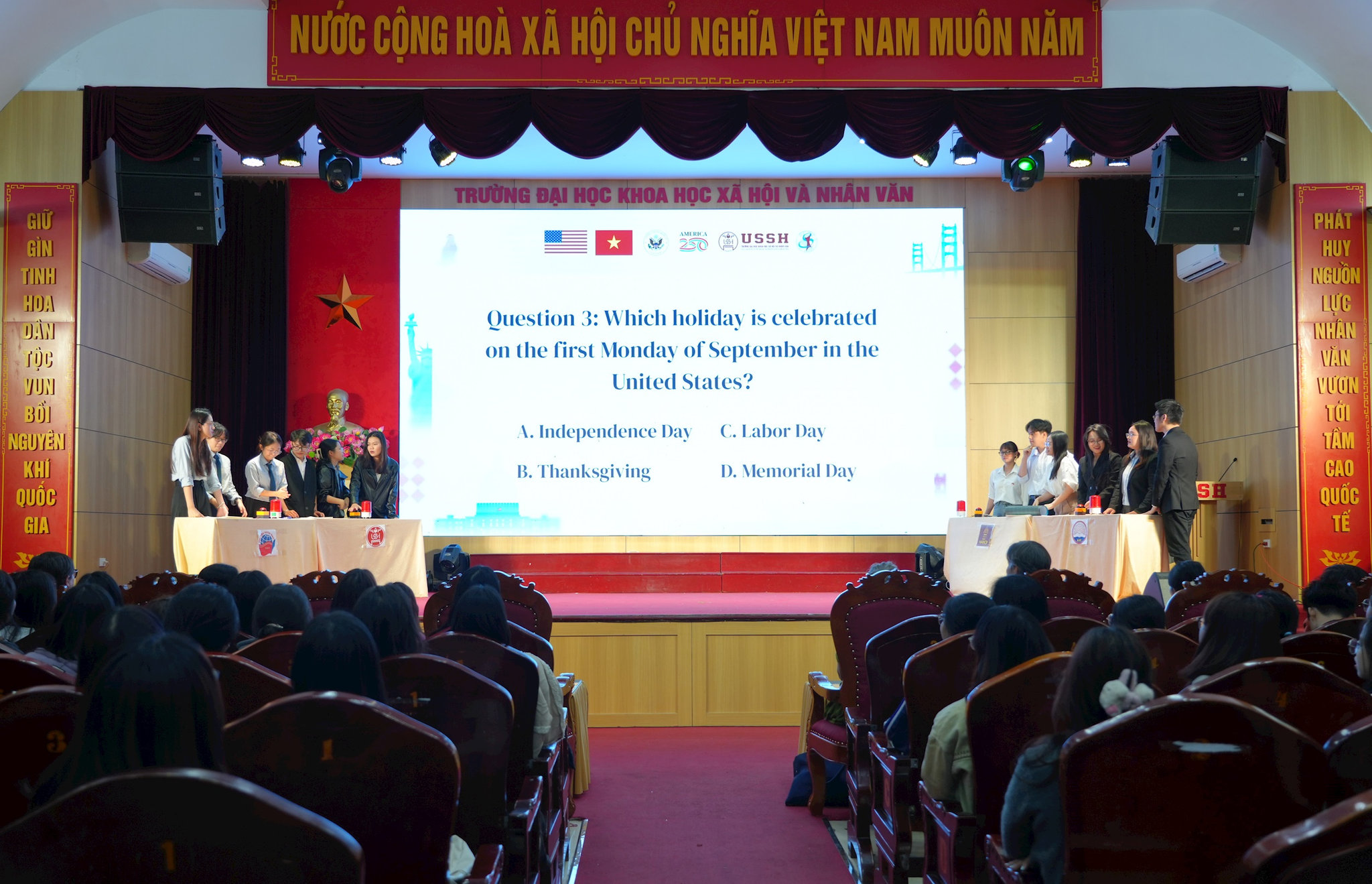 2512-dhkhxh-nv-thi-ve-hoa-ky-6.jpg