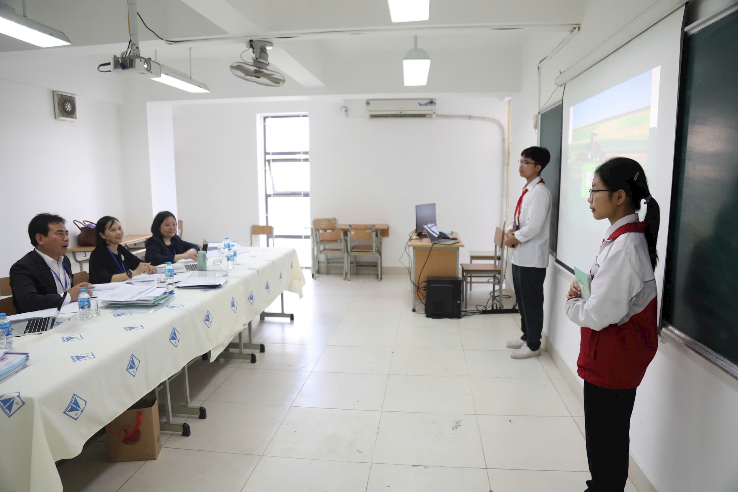 2512-thi-khkt2.jpg