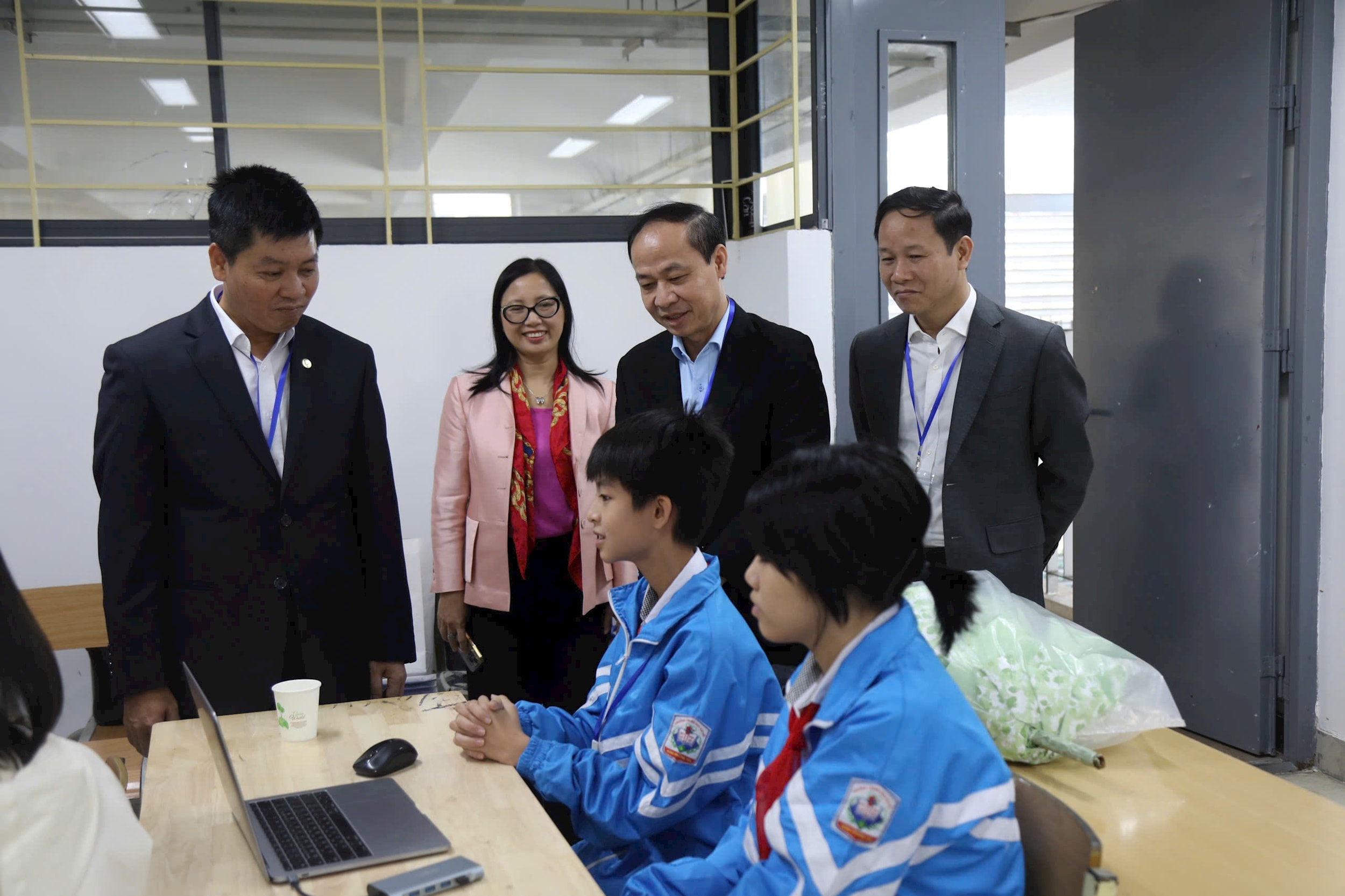 2512-thi-khkt8.jpg