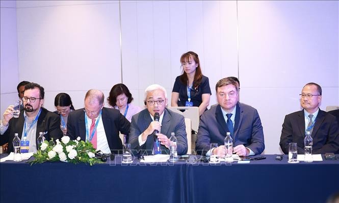 ຄຳບັນຍາຍຮູບ