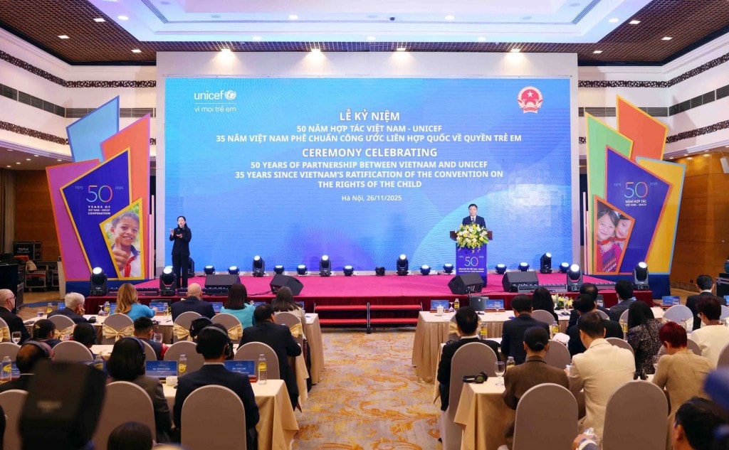 Phó Thủ tướng Lê Thành Long nhấn mạnh: Trong giai đoạn phát triển mới, Chính phủ Việt Nam tiếp tục xác định bảo vệ quyền trẻ em là ưu tiên chiến lược quốc gia - Ảnh VGP/Đức Tuân