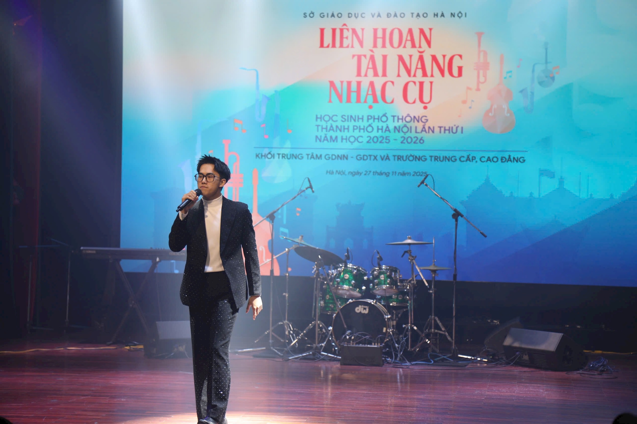 2711-lien-hoan-nhac-cu-gdtx10.jpg