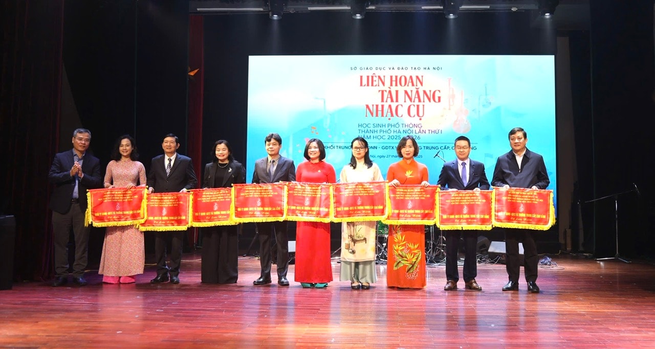 2711-lien-hoan-nhac-cu-gdtx2.jpg