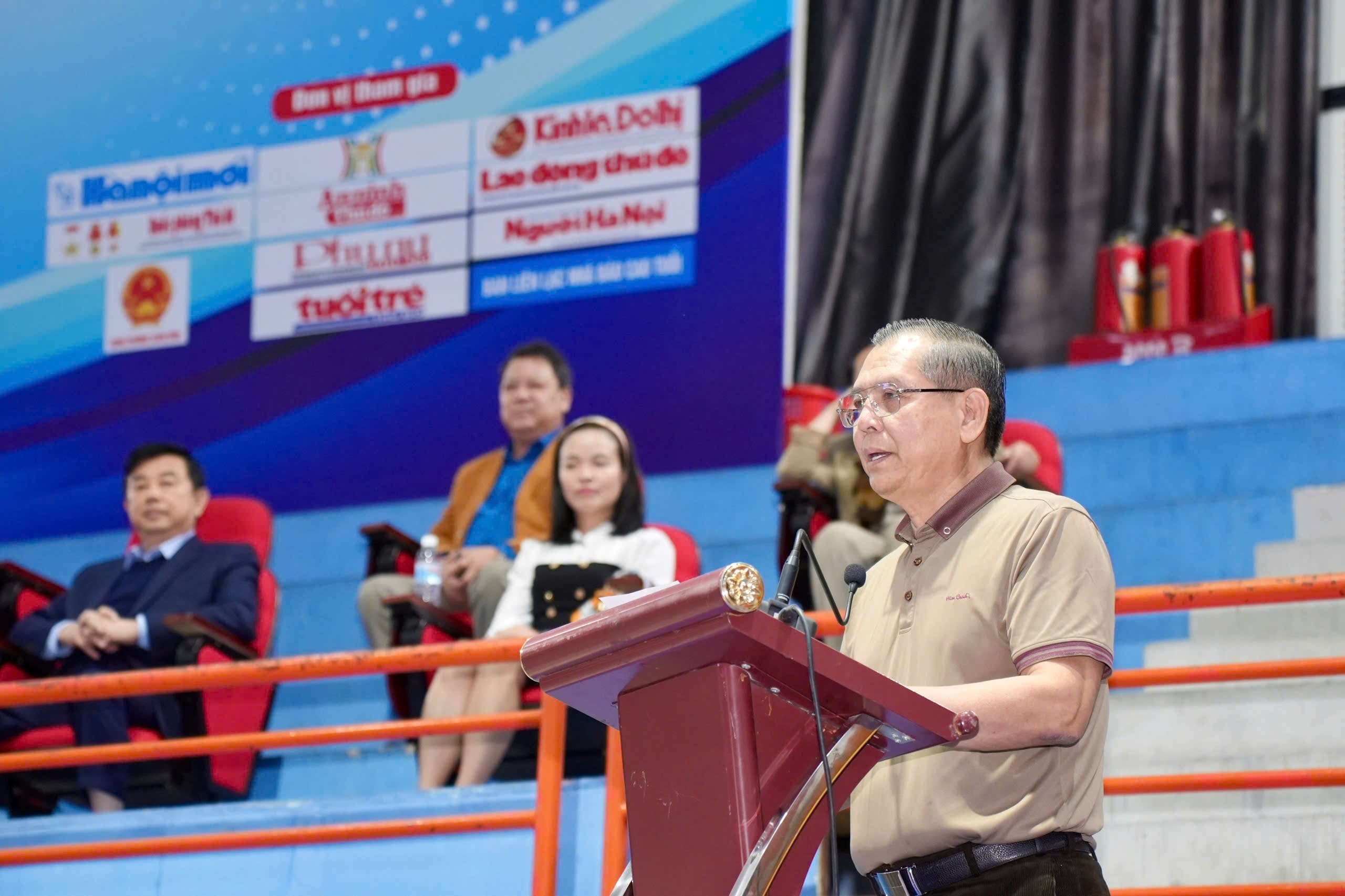 Đồng chí Tô Quang Phán - Ủy viên Ban Thường vụ Hội Nhà báo Việt Nam, Chủ tịch Hội Nhà báo TP Hà Nội phát biểu khai mạc hội khỏe
