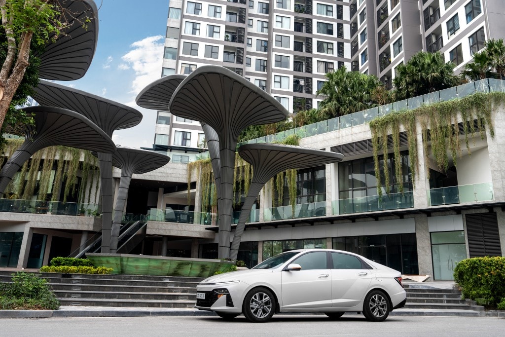 Trong cùng tầm giá: Người dùng chia sẻ lý do chọn sedan cỡ B như Accent  thay vì xe điện