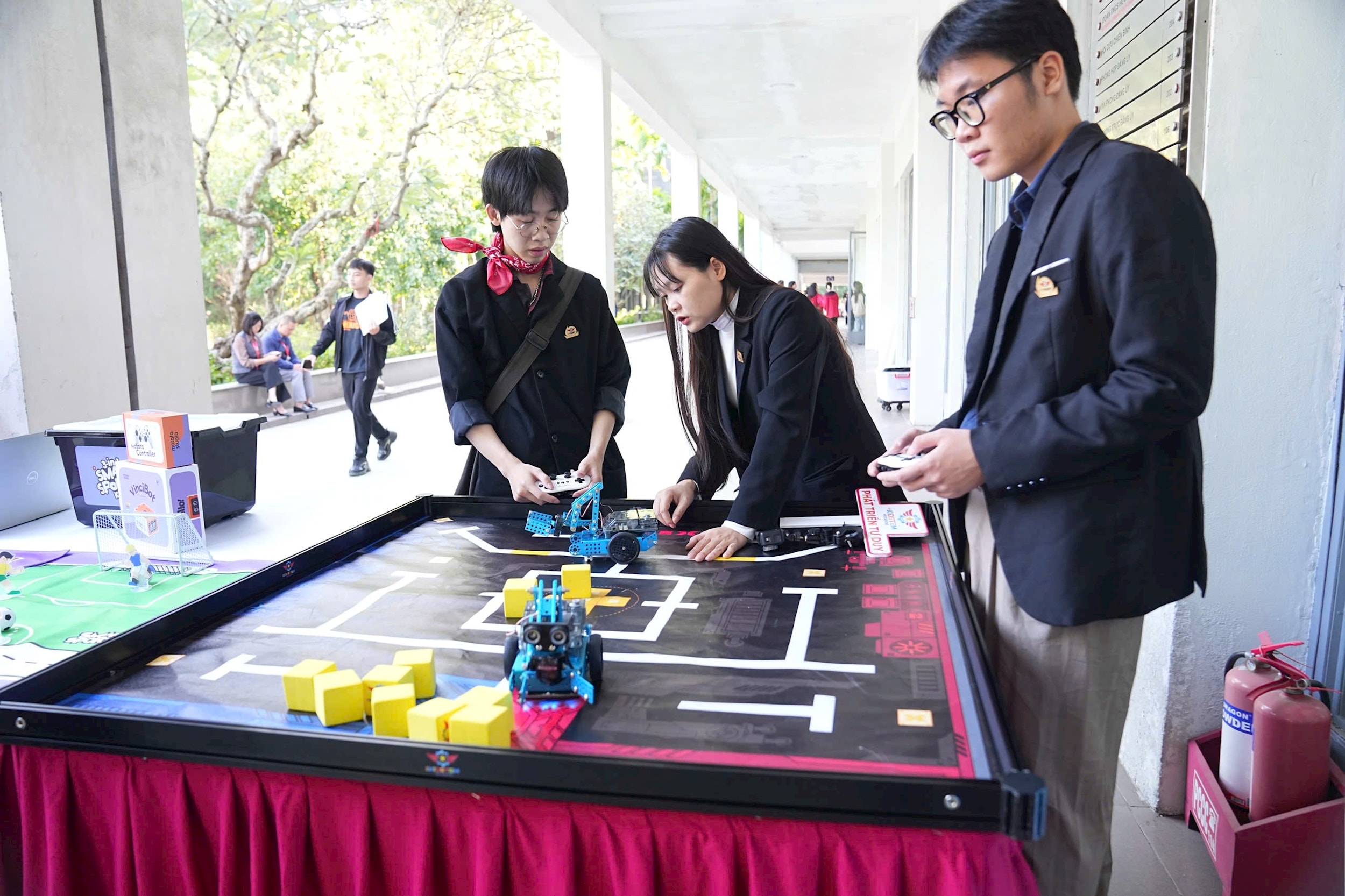 2811-hop-bao-cong-bo-cuoc-thi-ai-4.jpg