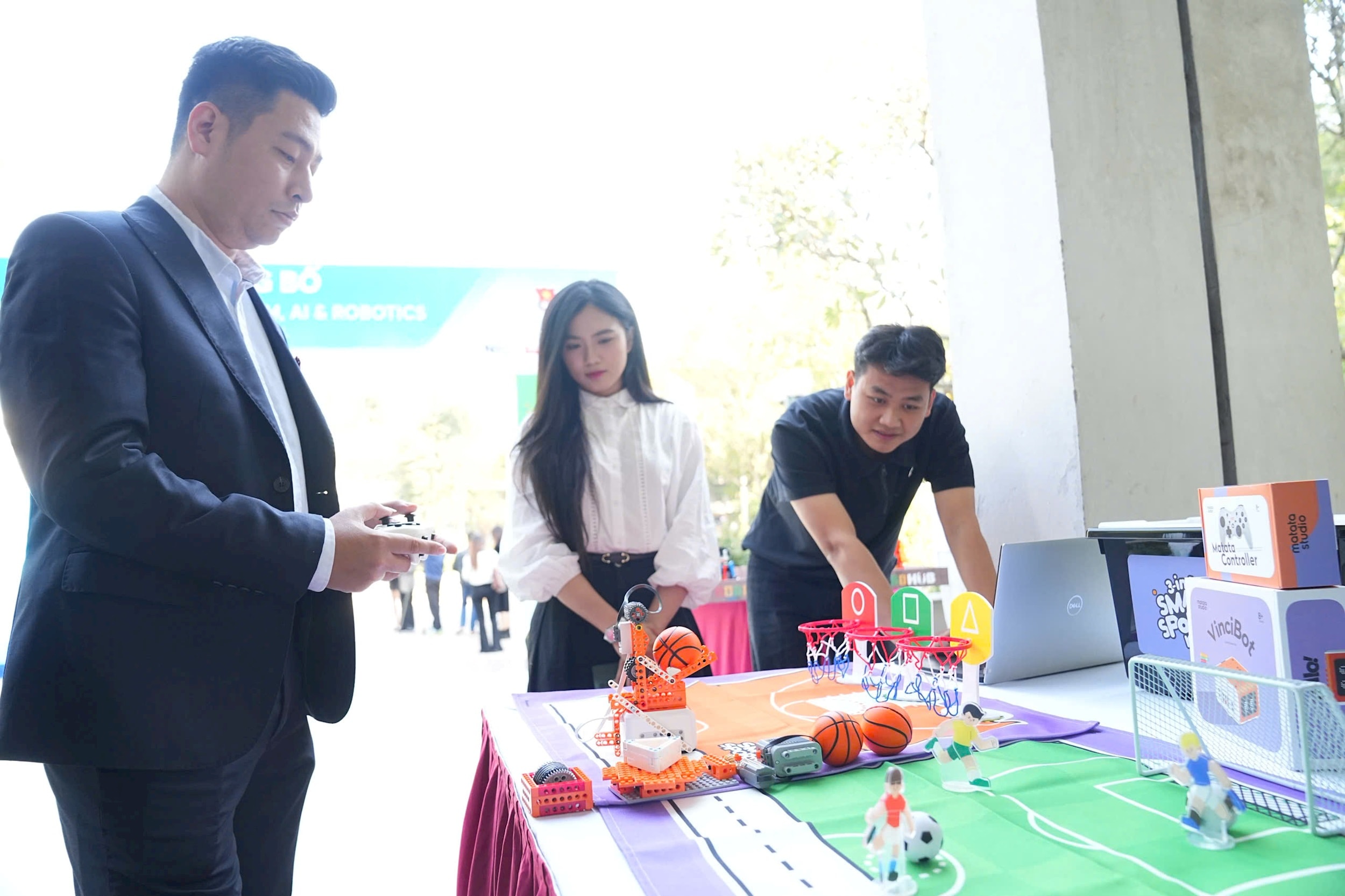 2811-hop-bao-cong-bo-cuoc-thi-ai-5.jpg