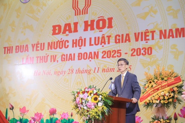 j - Ảnh 1.