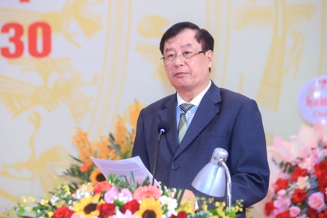 j - Ảnh 3.