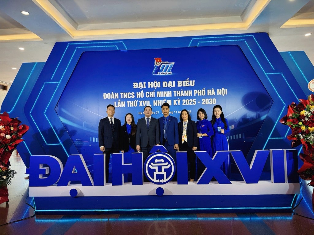 Đồng chí Hà Khánh Minh (ngoài cùng bên phải) kỳ vọng Đại hội Đoàn sẽ mở ra một nhiệm kỳ mới năng động, hiện đại và mang đậm bản sắc của Hà Nội