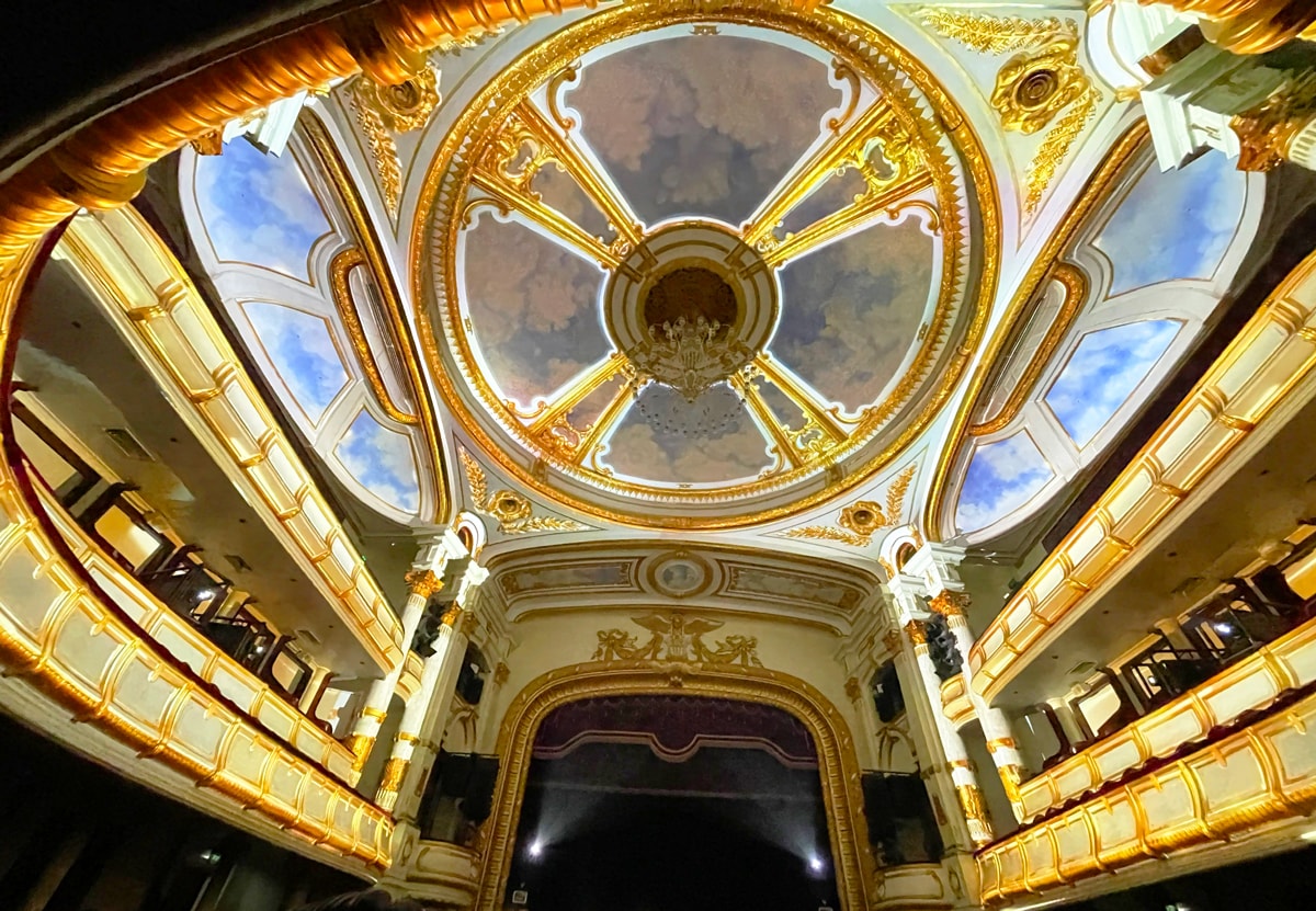 Điểm nhấn của triển lãm là không gian công nghệ mapping đa tầng và hình ảnh 360 độ trình chiếu tại khán phòng Nhà hát Lớn.