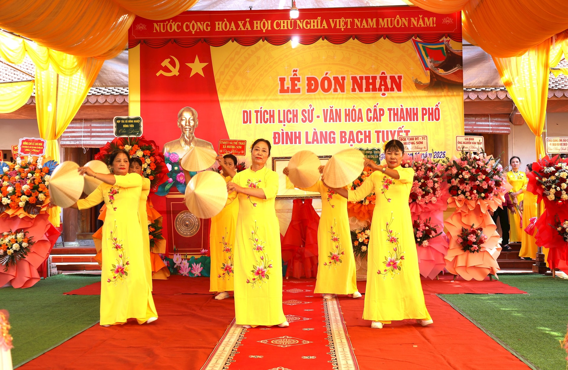 اجرای ویژه مردم روستای باخ تویه در این مراسم. عکس: کیم نهوئه