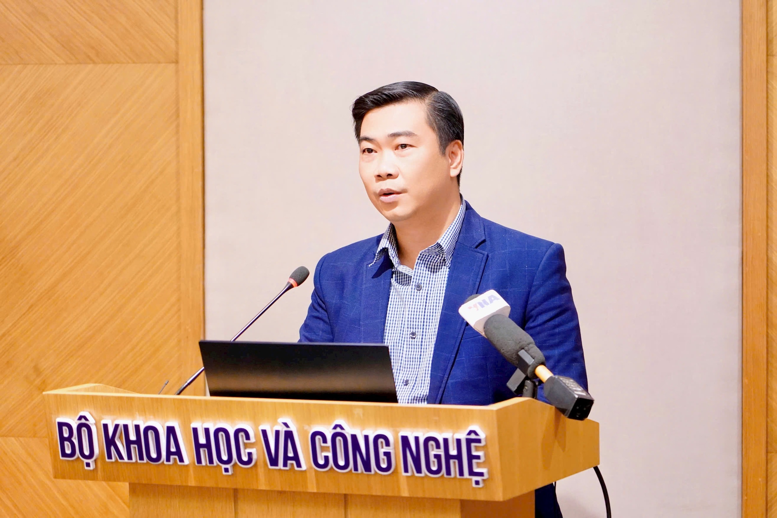truong-huu-chung-truong-phong-xuc-tien-dau-tu-cuc-cn-cntt.jpg