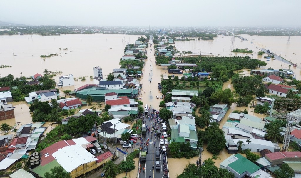 Mưa lũ gây ngập cục bộ tại nhiều tỉnh miền Trung - Tây Nguyên (Ảnh: Nguyễn Thành - TTXVN)