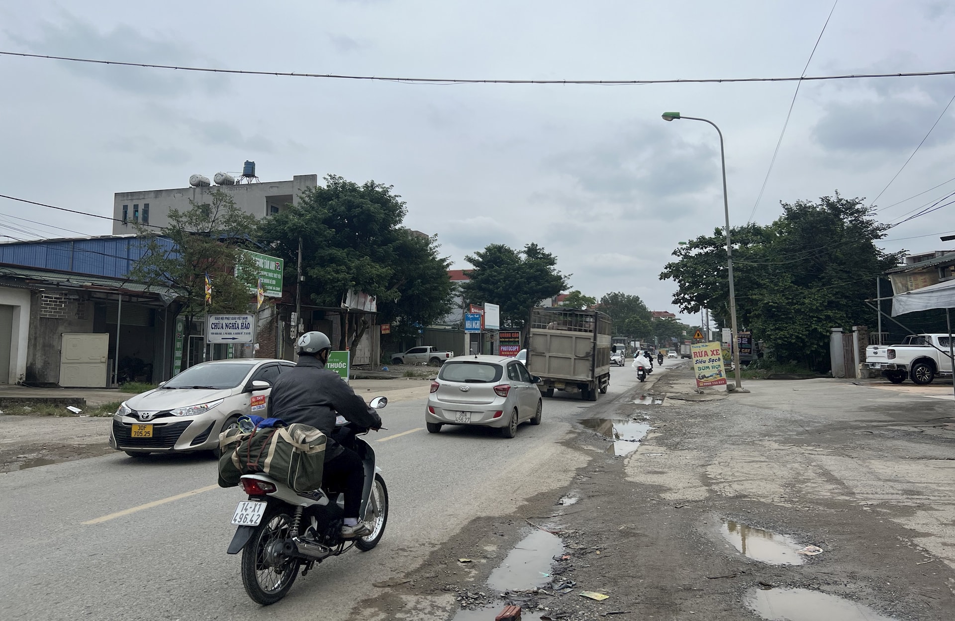 A 6 lakásos Ba La Xuan Mai Nemzeti Fejlesztési Projekt lassan halad az ország felszabadításának bonyolult fejleményei miatt..jpg