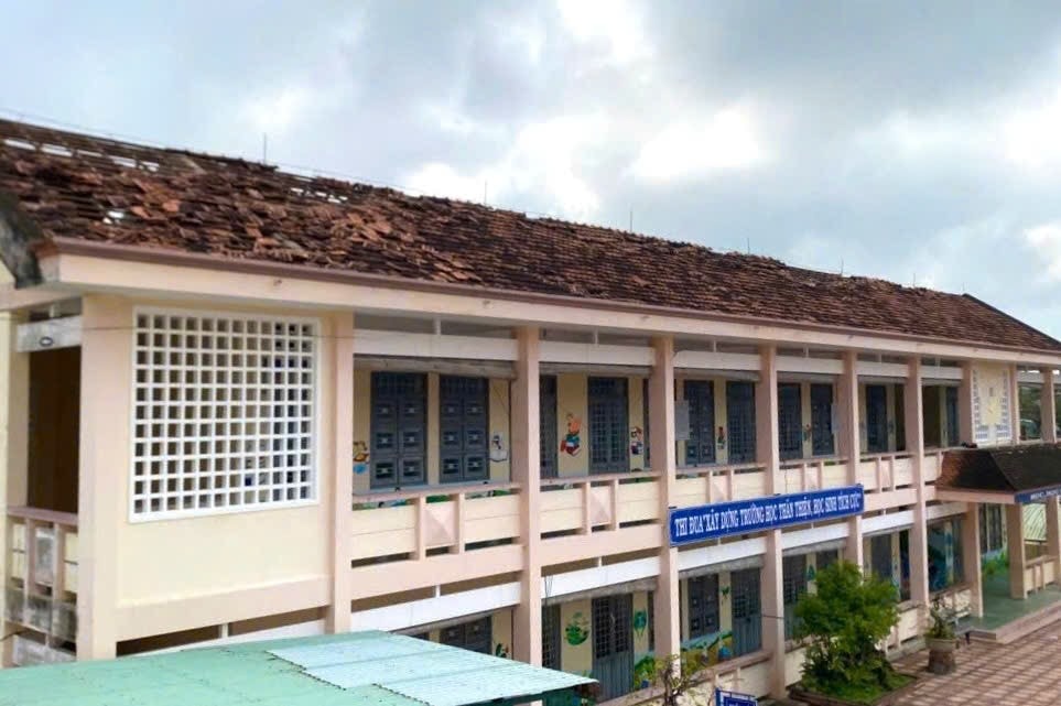 Trường Tiểu học số 2 Diêu Trì chịu ảnh hưởng nặng nề bởi bão lũ