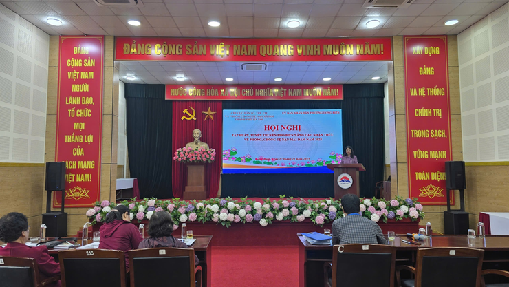 Hội nghị tập huấn, tuyên truyền phổ biến nâng cao nhận thức về phòng, chống tệ nạn mại dâm trên địa bàn phường Long Biên