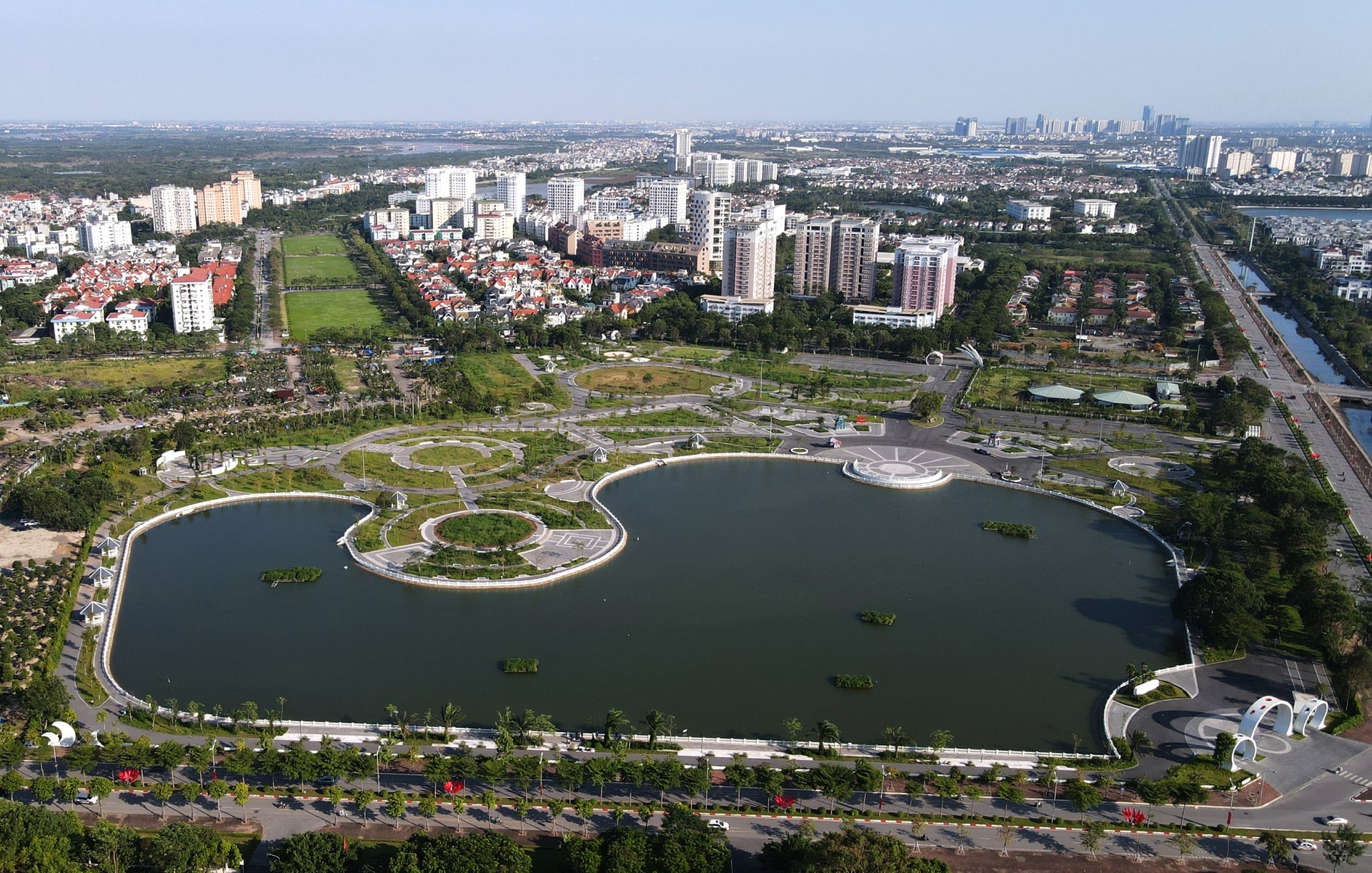 Hanoi stad kommer att studera och slutföra huvudplanen för huvudstaden med en 100-årig vision för att säkerställa en modern och regional synkron miljö.-anh-quang-thai.jpg