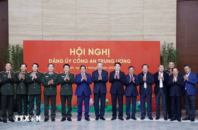 tong-bi-thu-to-lam-du-hoi-nghi-dang-uy-cong-an-trung-uong-04-6.jpg