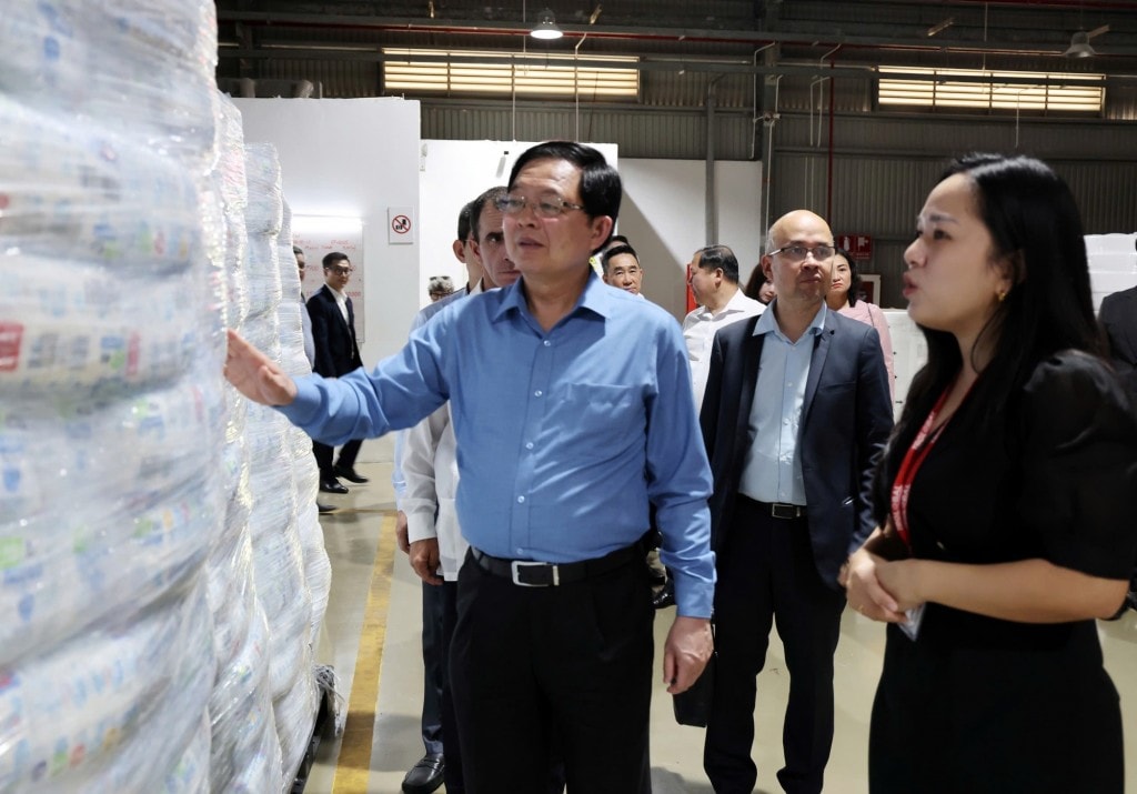 Phó Thủ tướng Hồ Quốc Dũng đến thăm Công ty Thái Bình nằm trong Đặc khu kinh tế Mariel - Ảnh: VGP/Gia Huy