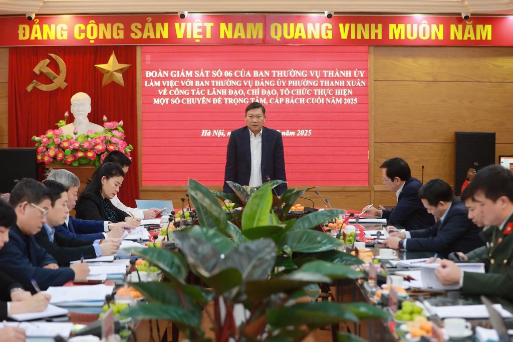 Đoàn giám sát số 06 của Ban Thường vụ Thành ủy Hà Nội do Ủy viên Ban Thường vụ Thành ủy, Chủ nhiệm Ủy ban Kiểm tra Thành ủy Đỗ Anh Tuấn làm Trưởng đoàn tiến hành giám sát Ban Thường vụ Đảng ủy phường Thanh Xuân