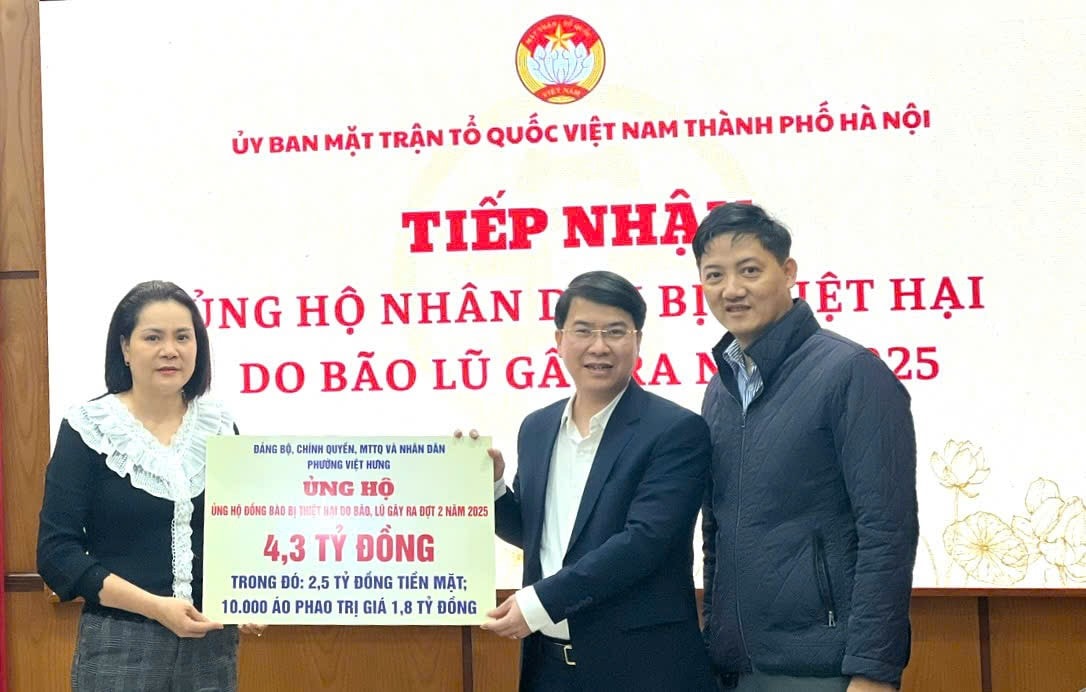 Phường Việt Hưng ủng hộ 4,3 tỷ đồng hỗ trợ đồng bào các tỉnh khắc phục hậu quả mưa lũ