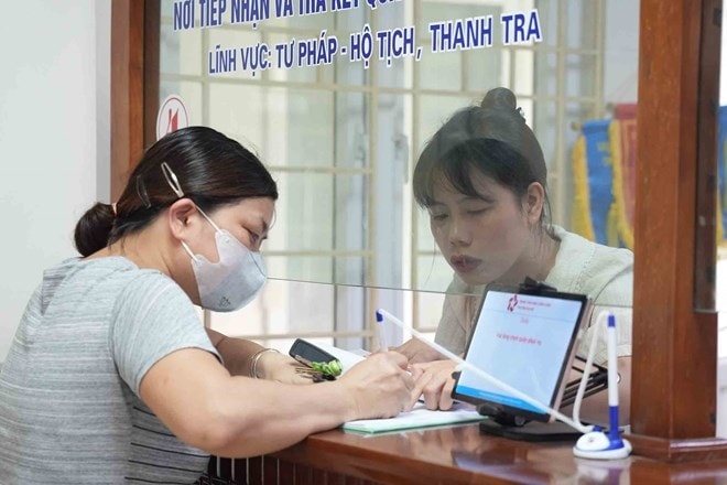 Chủ tịch UBND xã tại Hà Nội và TPHCM có thể được hưởng phụ cấp hệ số 0,7