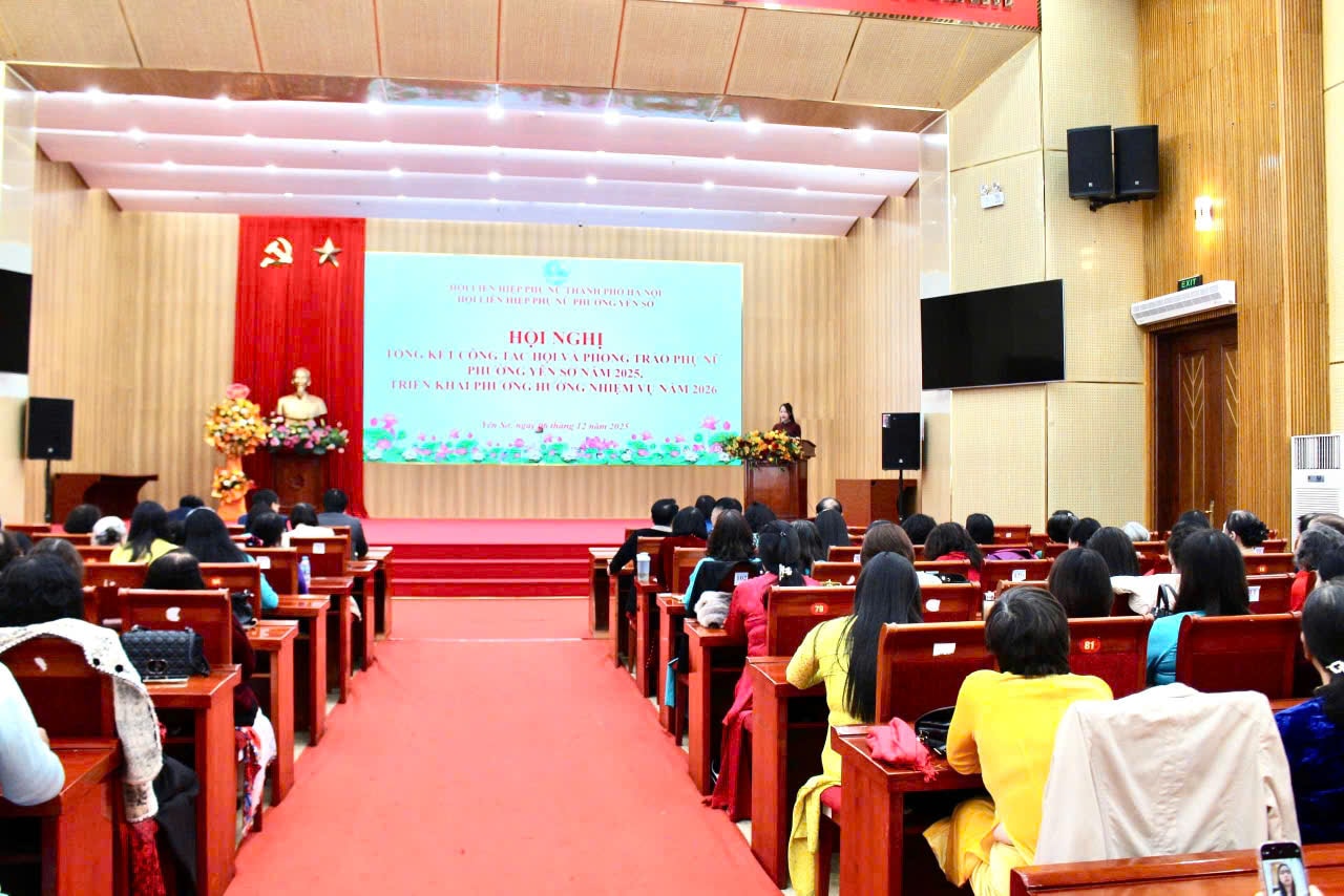 Scenă de conferință. Fotografie: YS