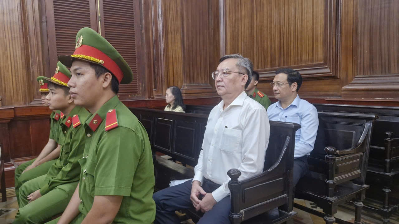 Bị cáo Lê Hồng Sơn. Ảnh Nghiêm Ý.