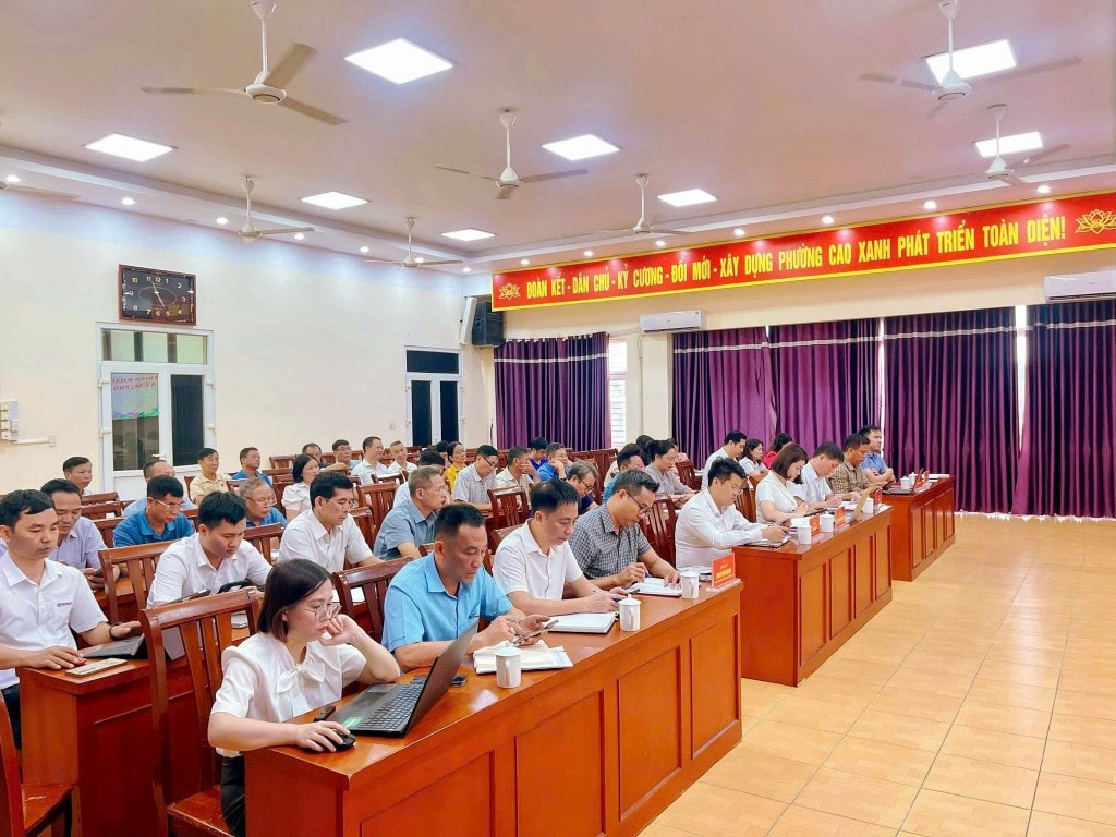 Quang cảnh Hội nghị lấy ý kiến đóng góp Văn kiện