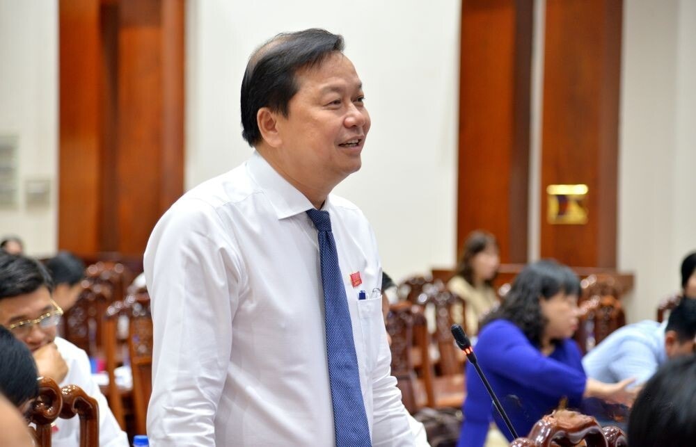Đại biểu thảo luận nội dung các nghị quyết tại Kỳ họp.