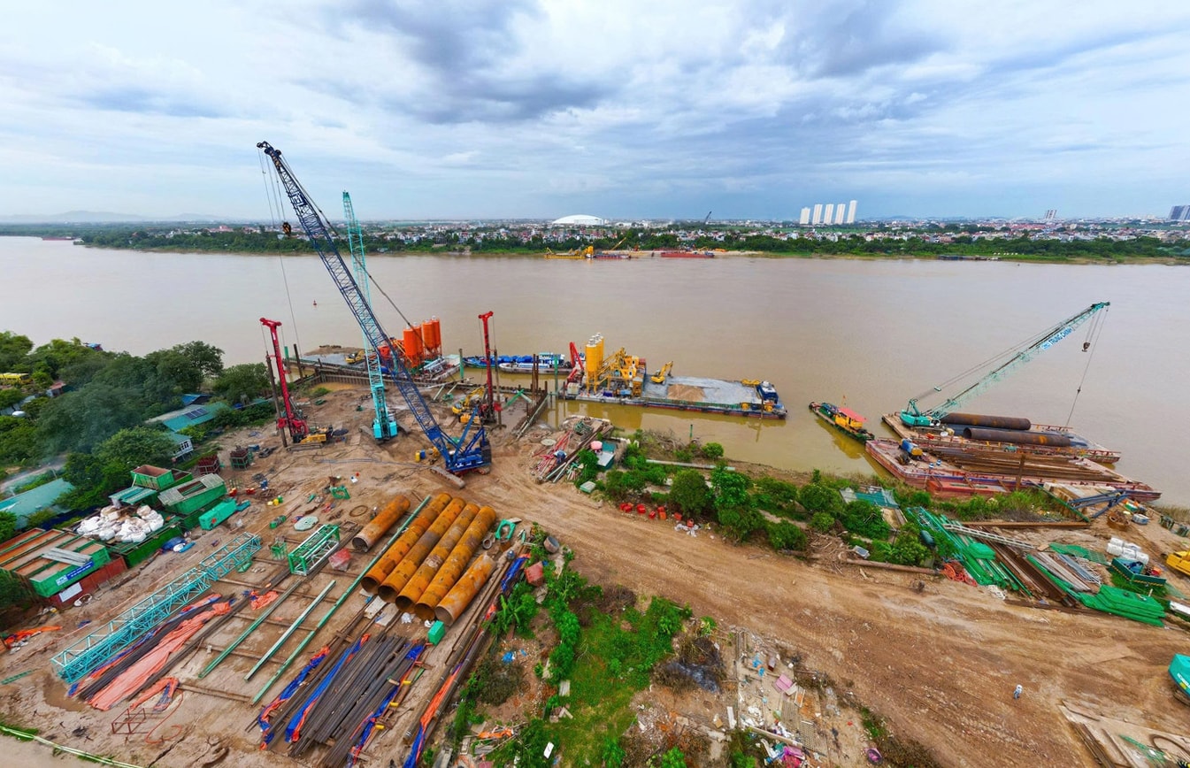 cong-truong-thi-cong-du-an-cau-tu-lien.-anh-trong-tai.jpg