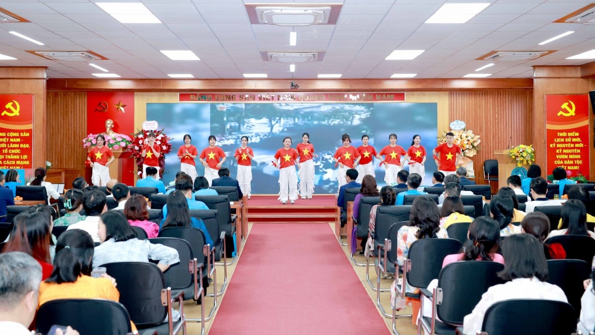 TRỰC TUYẾN: Đại hội Công đoàn Bệnh viện Đa khoa Hà Đông lần thứ XVII, nhiệm kỳ 2025 - 2030
