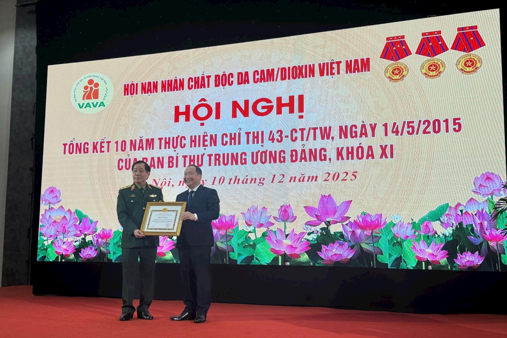 til minne om generalsjefen.jpg