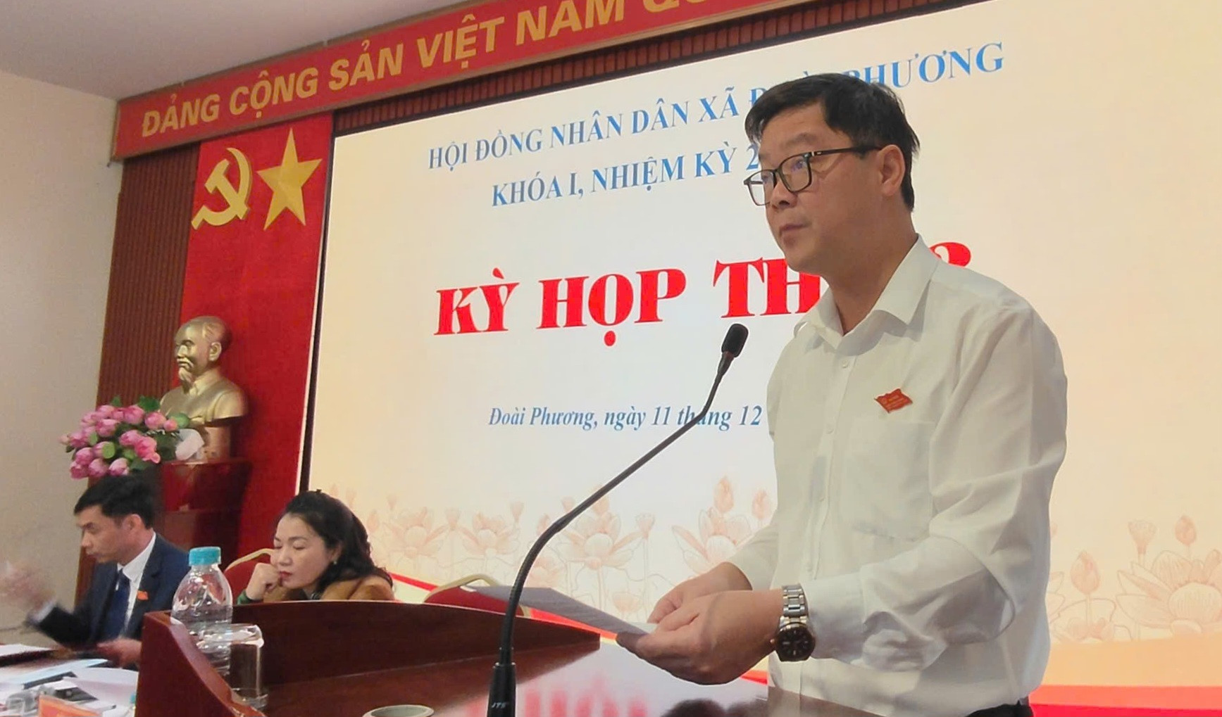 Các đại biểu nêu ý kiến tại kỳ họp. Ảnh: Nam Vinh
