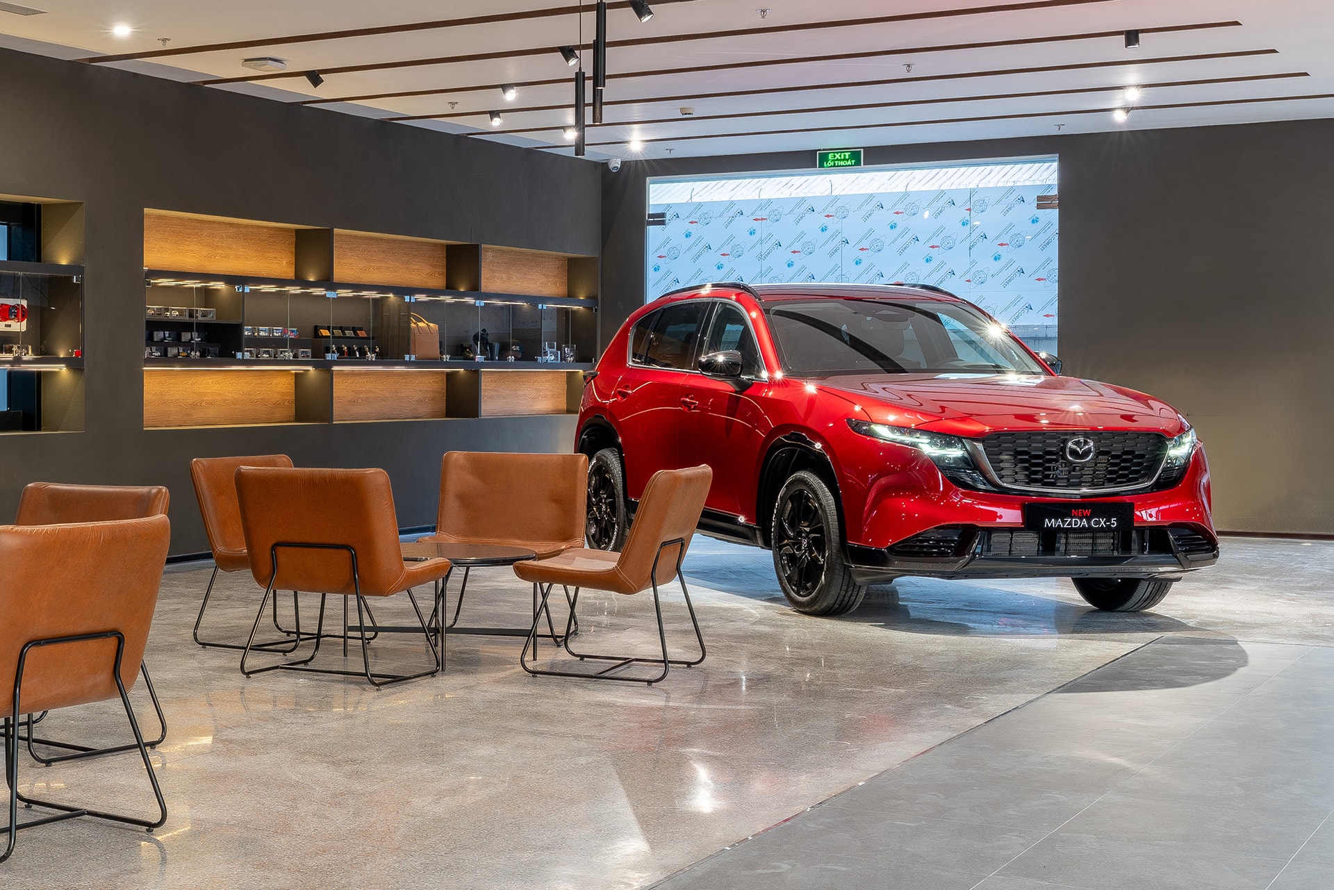 mazda_showroom_08091.jpg