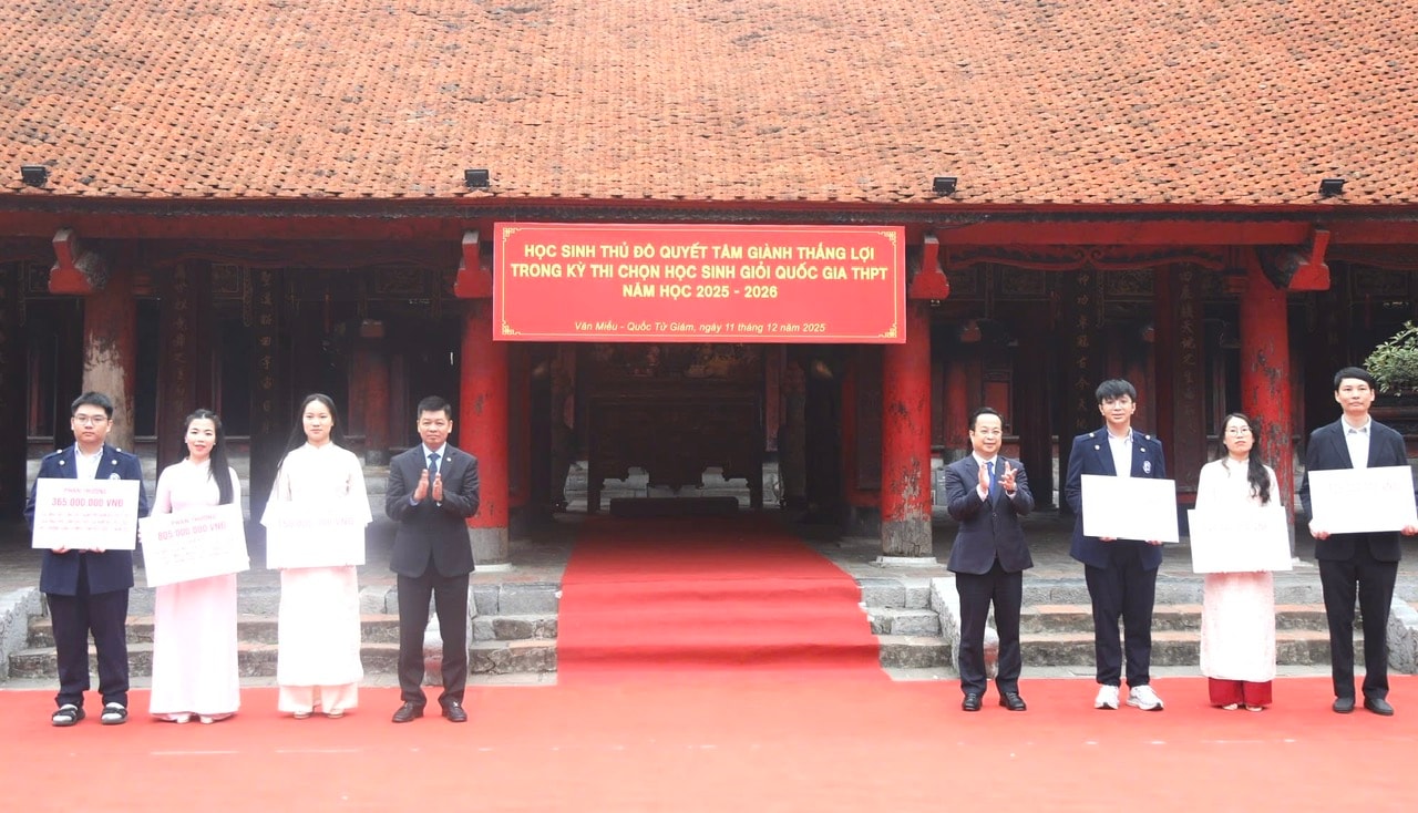 Nhấn vào ảnh để phóng to 1112-gap-mat-doi-tuyen-hsg-3.jpg?w=900