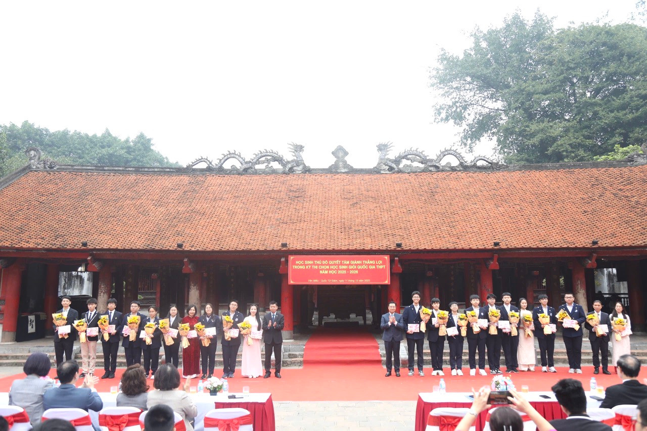 1112-gap-mat-doi-tuyen-hsg-8.jpg