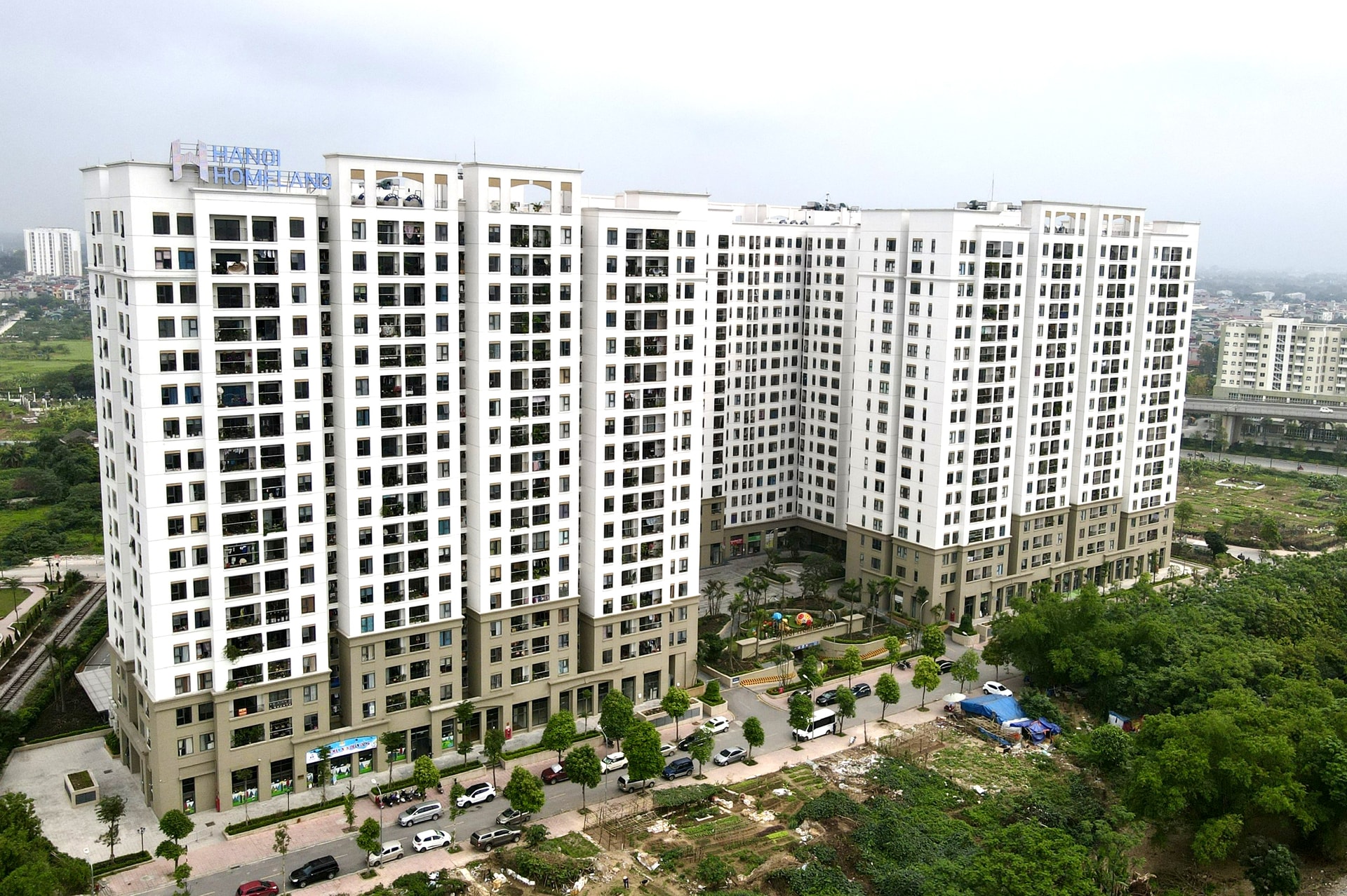 Esto contribuirá a la transparencia y apertura del mercado inmobiliario. Imagen del complejo de apartamentos Hanoi Homeland en el barrio de Viet Hung. Imagen de Quang Thai.