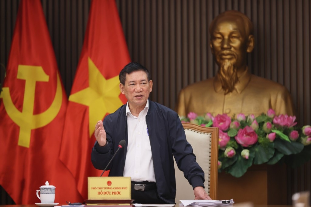 Phó Thủ tướng Hồ Đức Phớc chủ trì cuộc họp về dự thảo Nghị định cơ cấu lại vốn nhà nước tại doanh nghiệp và dự thảo Nghị định giám sát, kiểm tra, đánh giá, xếp loại, báo cáo và công khai thông tin trong quản lý và đầu tư vốn nhà nước tại doanh nghiệp - Ảnh: VGP/Trần Mạnh